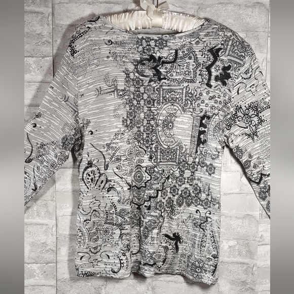 Chico's V Neck Print Tee Shirt - Picture 4 of 5